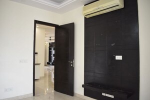Building Lobby in 3 BHK Builder Floor at S S Southend, Sector 49 – for Rent