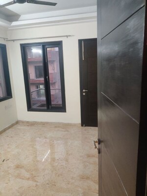 Room in 3 BHK Builder Floor at S S Southend, Sector 49 – for Rent