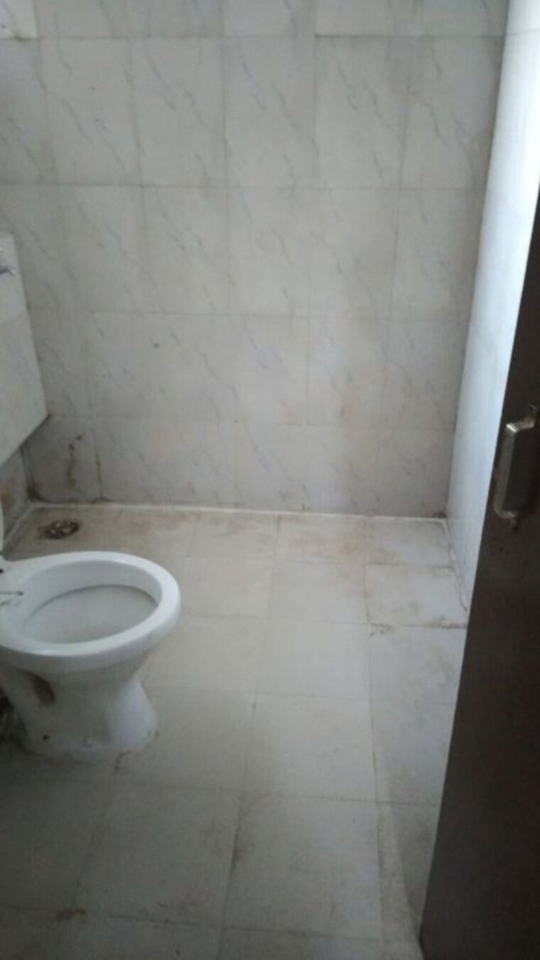 Bathroom, bptp-elite-floors 3 Bedroom 180 Sq.Yd. Builder Floor In Sector 83 Faridabad 10678941