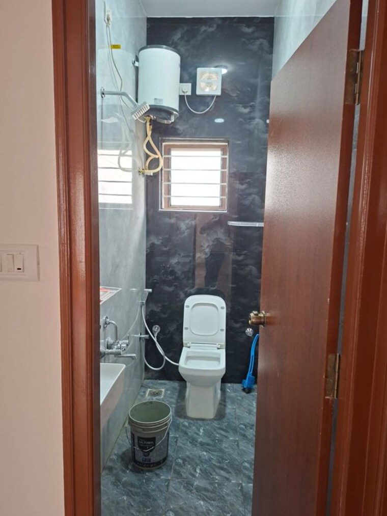 Bathroom, varanasi 2 Bedroom 1000 Sq.Ft. Builder Floor In Varanasi Bangalore 10678940