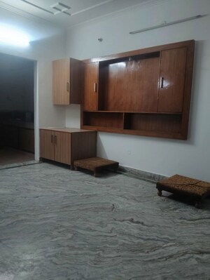 Room in 2 BHK Builder Floor at RWA Apartments Sector 41, Sector 41 – for Rent