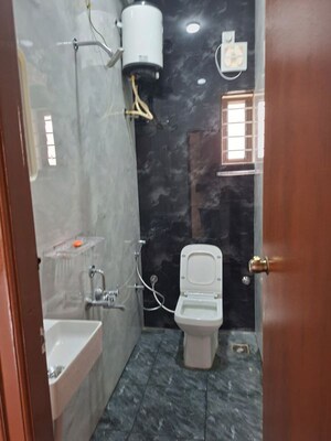 Furnished Amenities in 2 BHK Builder Floor at Ramamurthy Nagar – for Rent