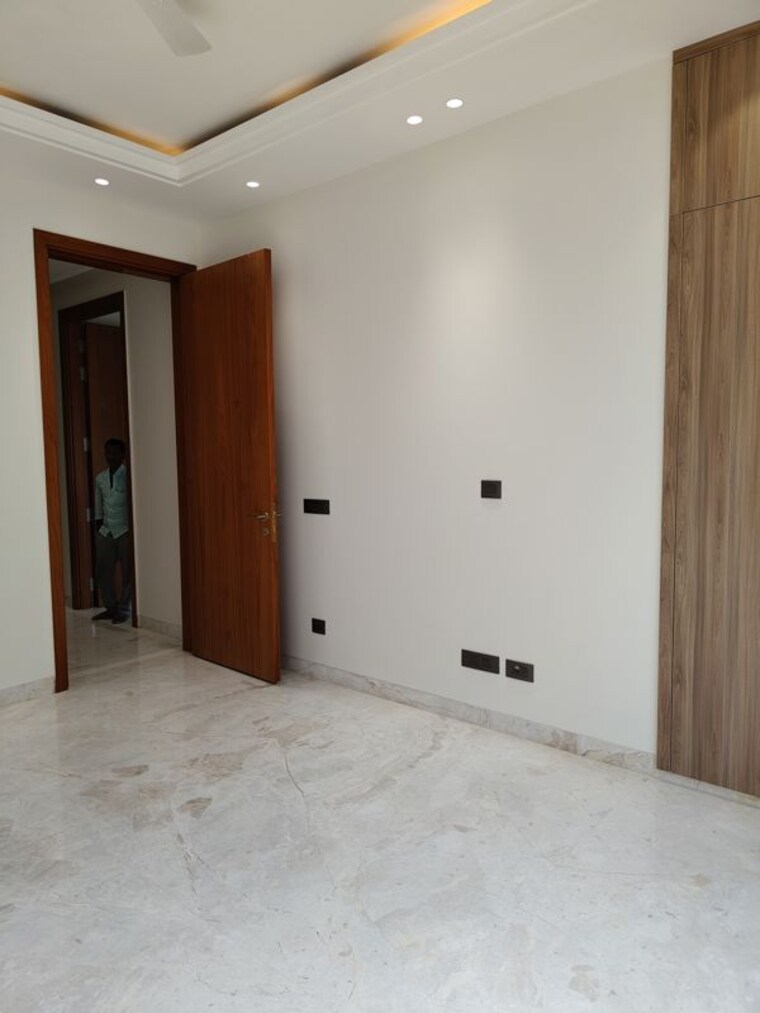 Room, defence colony 4 Bedroom 2100 Sq.Ft. Builder Floor In Defence Colony Delhi 10678946
