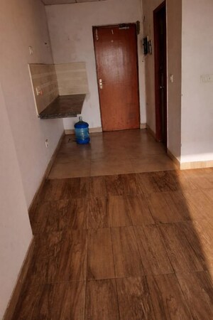 Room in Studio Apartment at Paramount Golfforeste, Zeta I Greater Noida – for Rent
