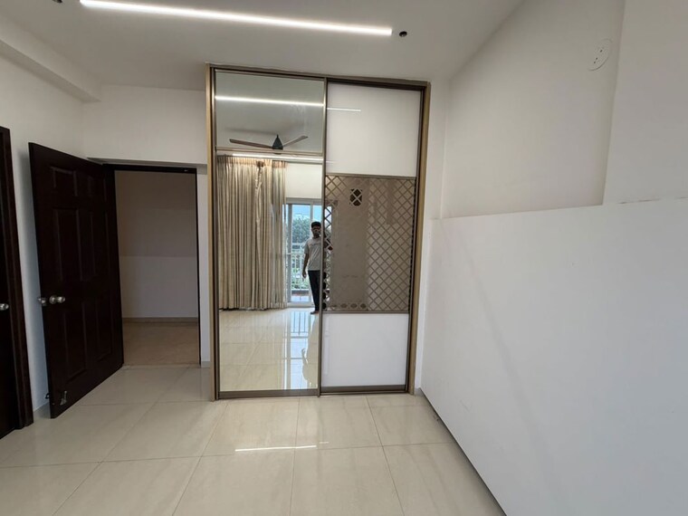 Room, rmz-galleria 3 Bedroom 1709 Sq.Ft. Apartment In Yelahanka Bangalore 10678965