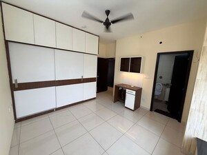Room in 3 BHK Apartment at Sobha Lake Garden, Kr Puram – for Rent