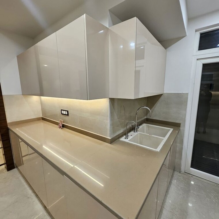 Kitchen, east patel nagar 3 Bedroom 200 Sq.Yd. Builder Floor In East Patel Nagar Delhi 10679053