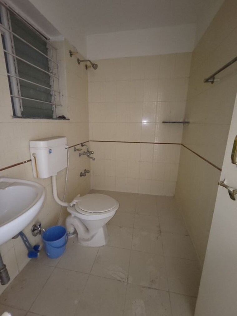 Bathroom, dsk-saptasur 2 Bedroom 954 Sq.Ft. Apartment In Dhayari Pune 10679060