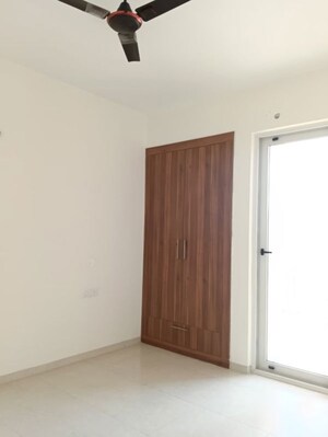 Room in 3 BHK Apartment at Gazipur – for Rent