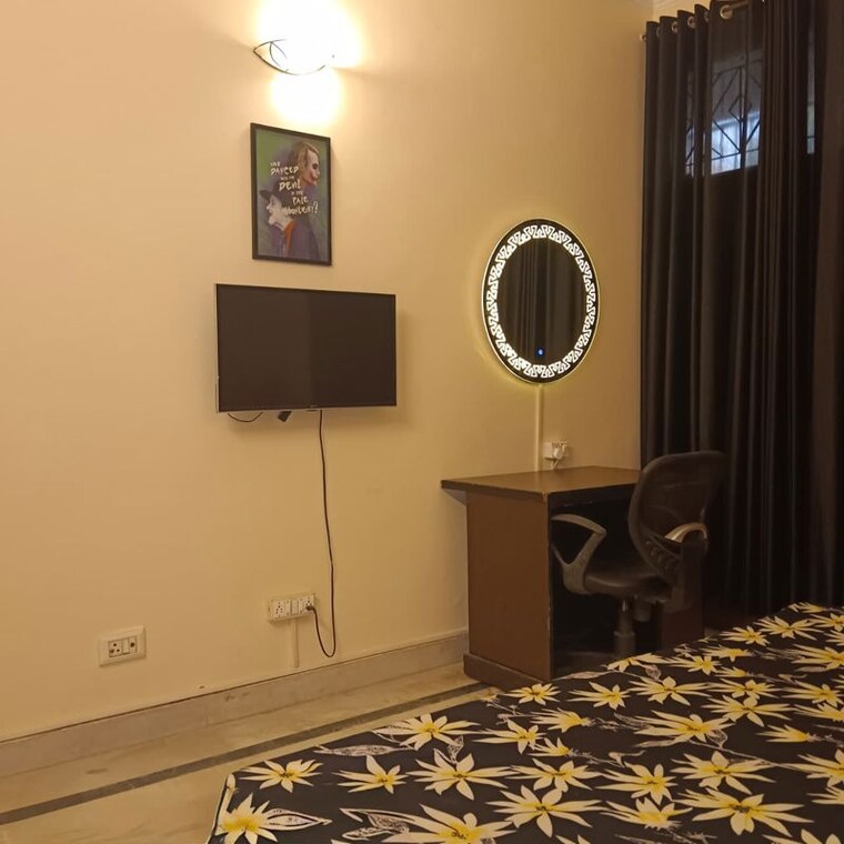 Bedroom, sushant lok i 3 Bedroom 1800 Sq.Ft. Builder Floor In Sushant Lok I Gurgaon 10679074