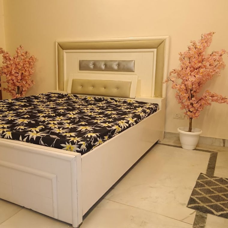 Bedroom, sushant lok i 3 Bedroom 1800 Sq.Ft. Builder Floor In Sushant Lok I Gurgaon 10679074