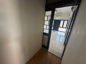 Room in 3 BHK Builder Floor at Sector 14 – for Rent