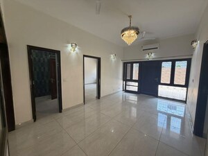 3 BHK Builder Floor For Rent in Sector 14