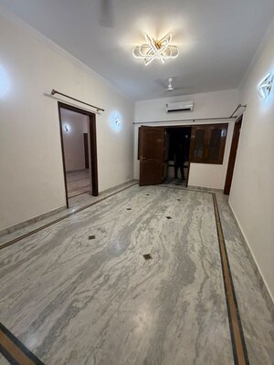 Bedroom in 3 BHK Builder Floor at Sector 14 – for Rent