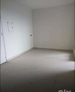 Room in 2 BHK Apartment at The Address Mullanpur, North Mullanpur – for Sale