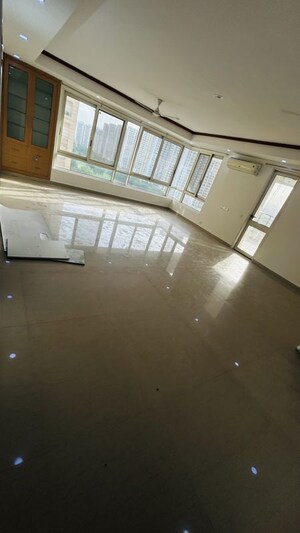 Living Room in 3.5 BHK Apartment at Jaypee Greens Kalypso Court, Sector 128 – for Rent