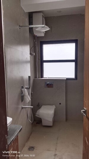 Bathroom in 6 BHK Independent House at Sector 46 – for Rent