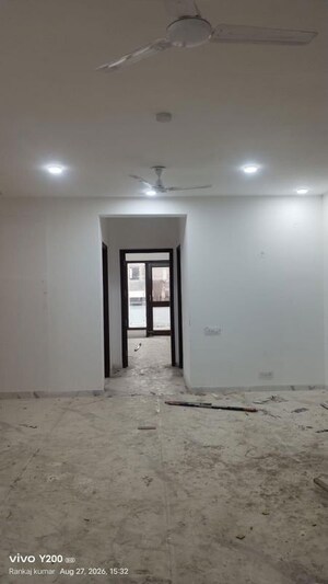 Room in 6 BHK Independent House at Sector 46 – for Rent