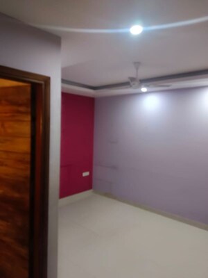 Room in 2 BHK Apartment at Vasant Kunj – for Rent