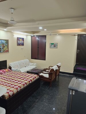 Bedroom in Studio Builder Floor at Lajpat Nagar 4 – for Rent
