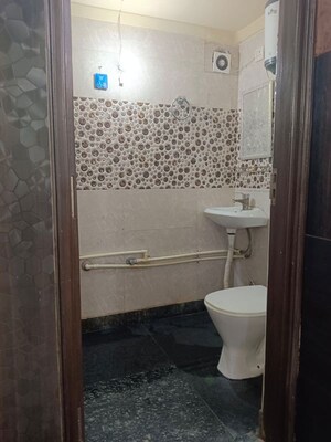 Bathroom in Studio Builder Floor at Lajpat Nagar 4 – for Rent
