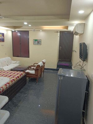 Team Area in Studio Builder Floor at Lajpat Nagar 4 – for Rent