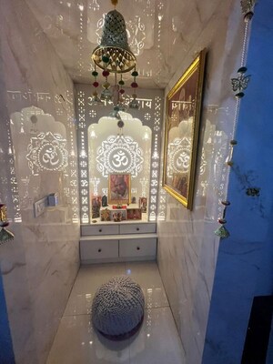 Bathroom in 2.5 BHK Apartment at Ajnara Grand Heritage, Sector 74 – for Sale
