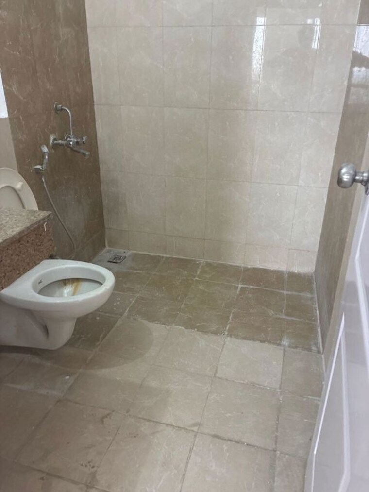 Bathroom, sector 23 2 Bedroom 1200 Sq.Ft. Builder Floor In Sector 23 Gurgaon 10679170