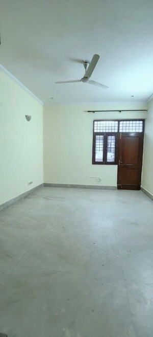 Room in 2 BHK Builder Floor at Palam Vihar – for Rent