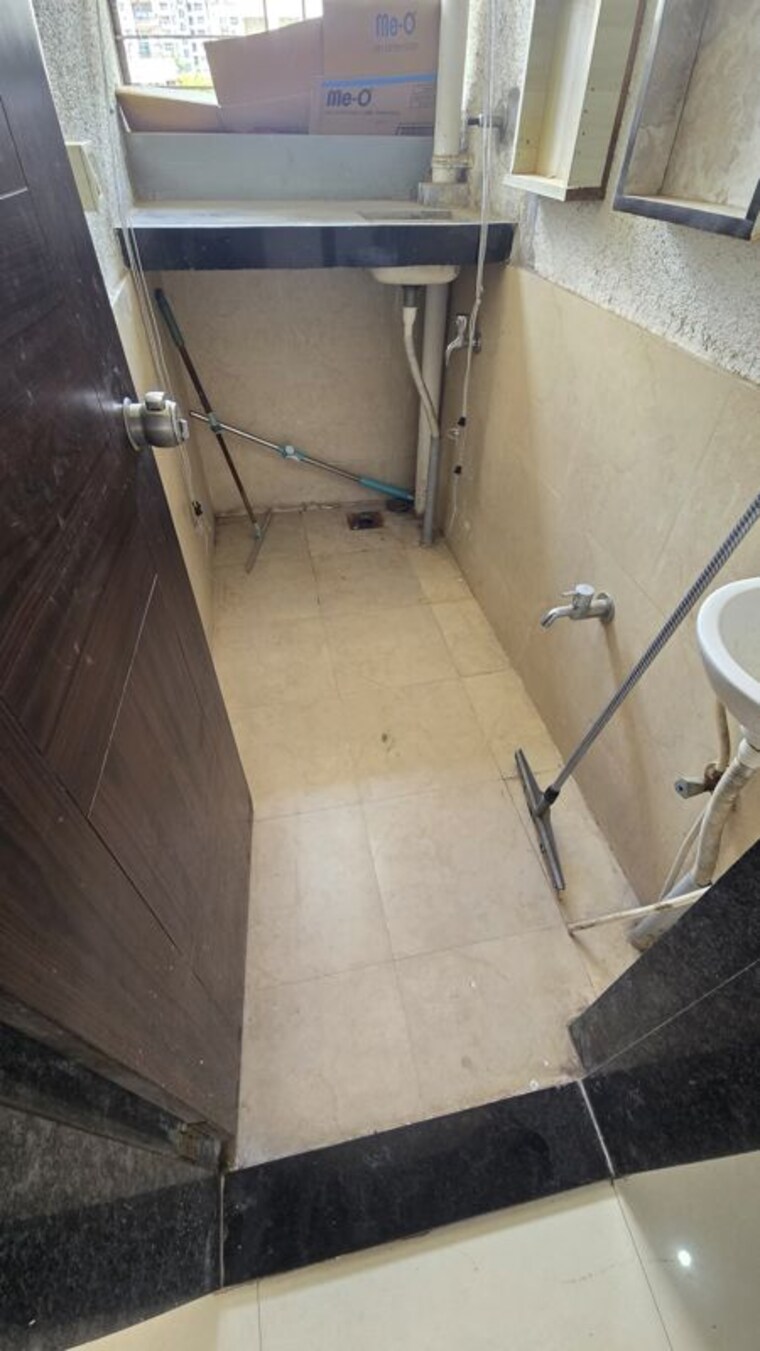 Bathroom, sarus-green-leaf 2 Bedroom 850 Sq.Ft. Apartment In Baner Pune 10679181