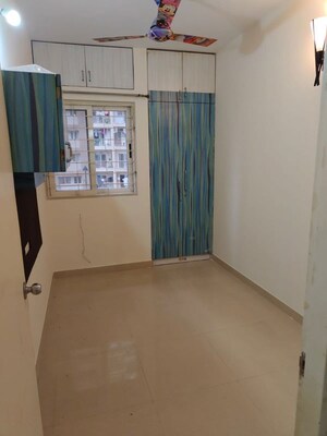 Room in 2 BHK Apartment at Amanora Ascent Towers, Hadapsar – for Rent