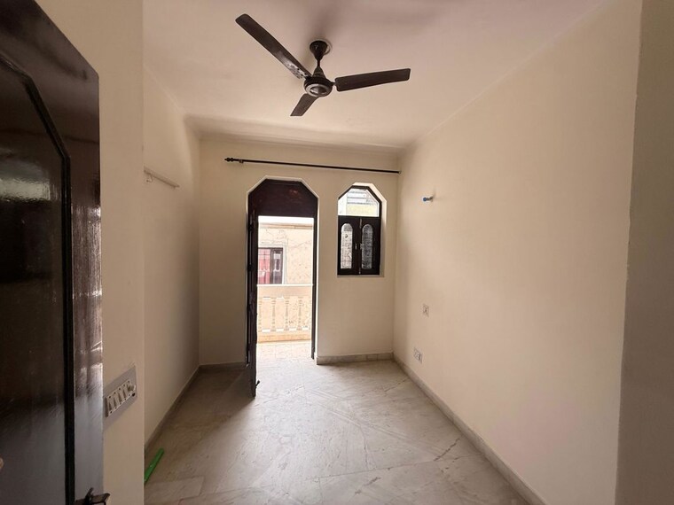 Room, sector 23a 3 Bedroom 1600 Sq.Ft. Builder Floor In Sector 23a Gurgaon 10679172