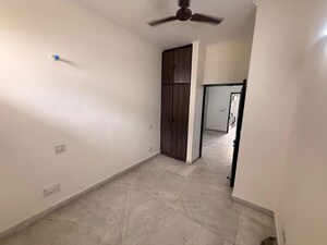 Room in 3 BHK Builder Floor at Sector 23a – for Rent