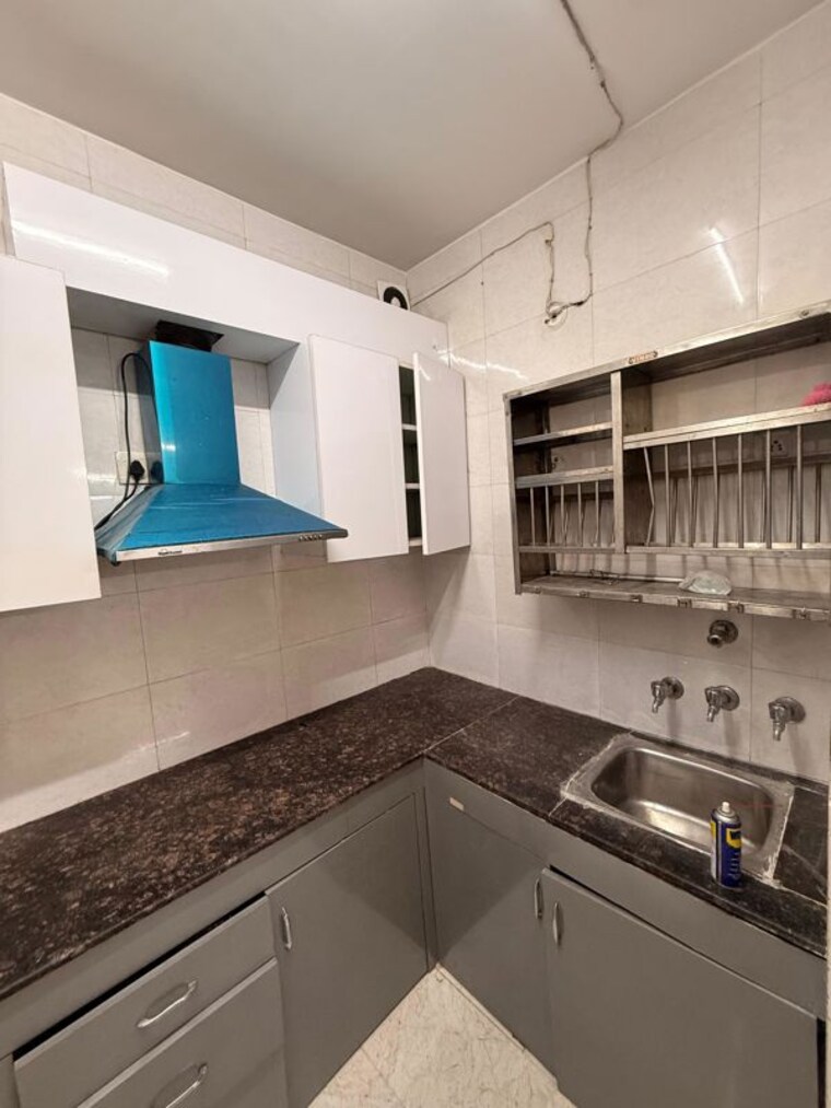 Kitchen, sector 23a 3 Bedroom 1600 Sq.Ft. Builder Floor In Sector 23a Gurgaon 10679172
