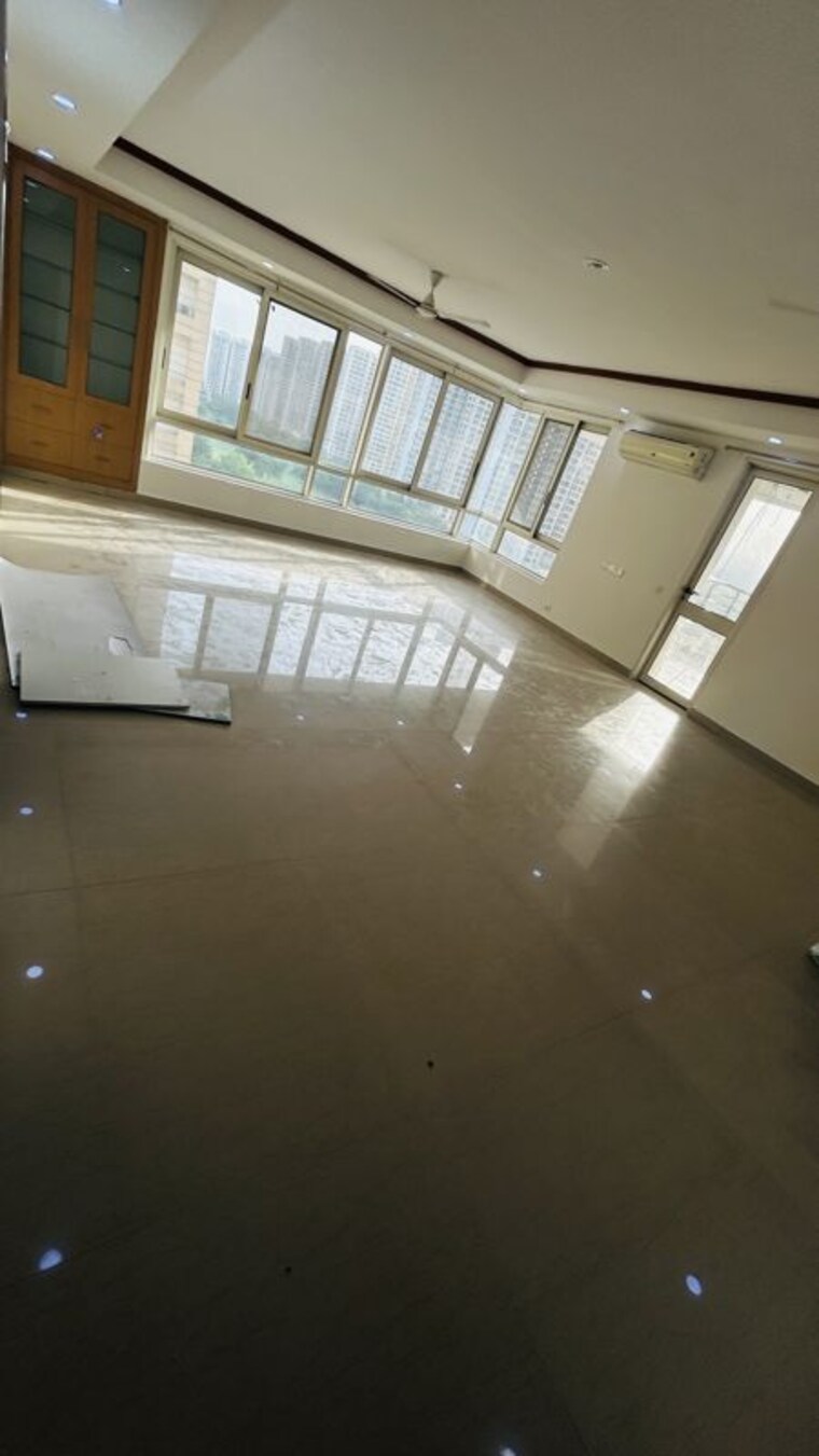 Kitchen, jaypee-greens-kalypso-court 3.5 Bedroom 2626 Sq.Ft. Apartment In Sector 128 Noida 10679131