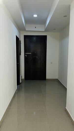 Building Lobby in 3.5 BHK Apartment at Jaypee Greens Kalypso Court, Sector 128 – for Rent