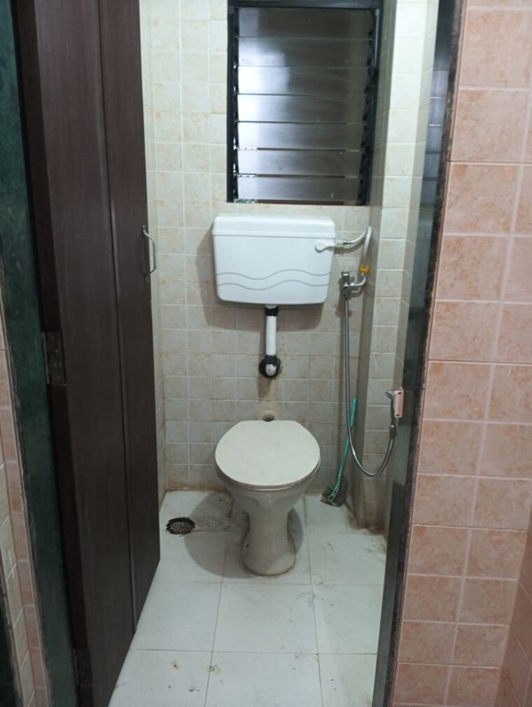 Bathroom, dream-shubhamkaroti-chs 2 Bedroom 900 Sq.Ft. Apartment In Bhaskar Colony Thane 10679185