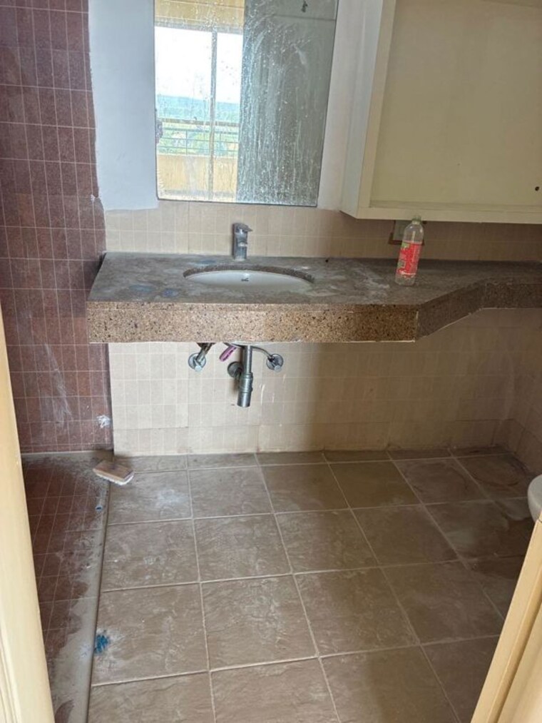 Bathroom, sector 23 2 Bedroom 1200 Sq.Ft. Builder Floor In Sector 23 Gurgaon 10679201