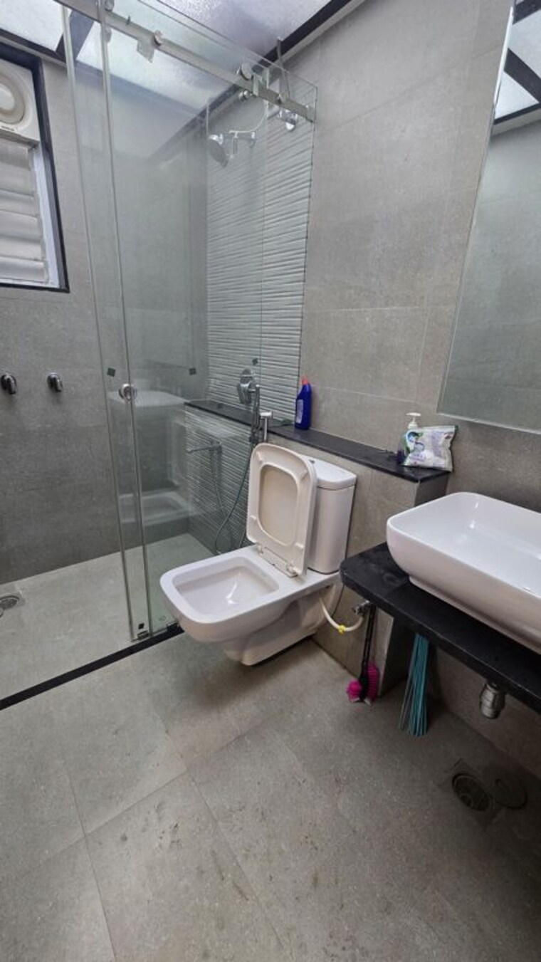 Bathroom, paranjape-crystal-garden 3 Bedroom 1400 Sq.Ft. Apartment In Baner Pune 10679194