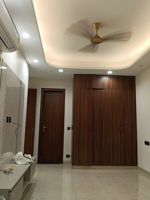 Building Lobby in 3 BHK Builder Floor at Sector 22 – for Rent