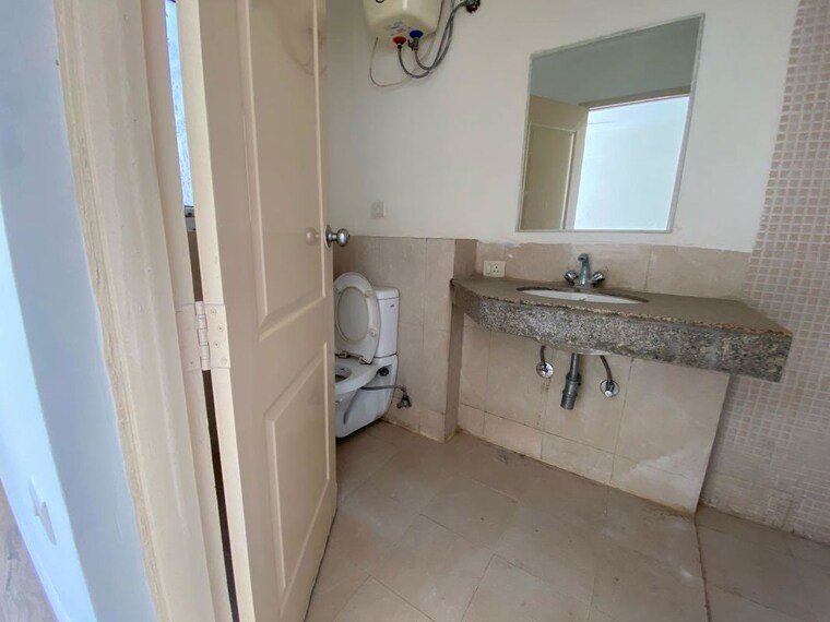 Bathroom, sector 23 3 Bedroom 1550 Sq.Ft. Builder Floor In Sector 23 Gurgaon 10679223
