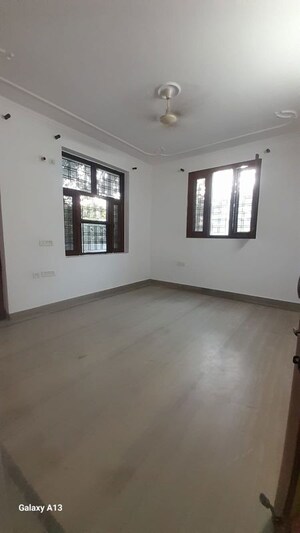 Room in 3 BHK Builder Floor at Sector 23a – for Rent