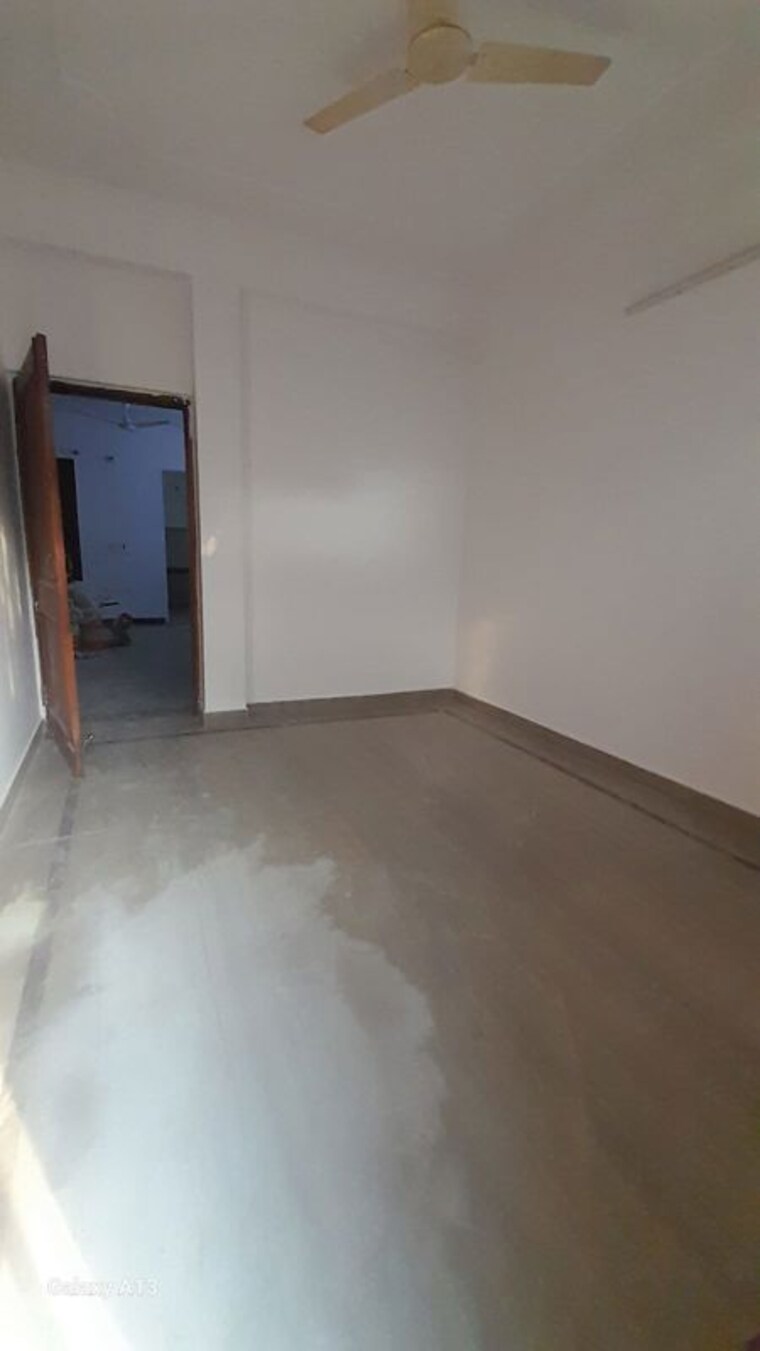 Room, sector 23a 3 Bedroom 2000 Sq.Ft. Builder Floor In Sector 23a Gurgaon 10679202