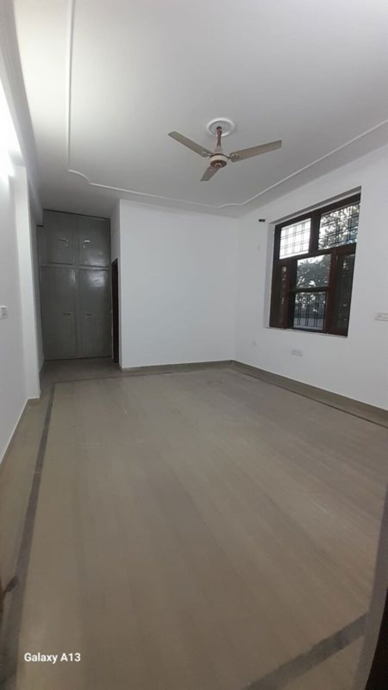 Room, sector 23a 3 Bedroom 2000 Sq.Ft. Builder Floor In Sector 23a Gurgaon 10679202