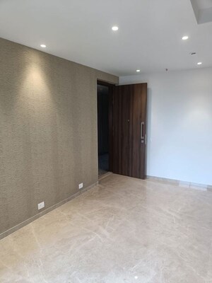 Room in 1 BHK Apartment at Hiranandani Sorrento, Powai – for Rent