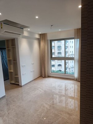 Room in 1 BHK Apartment at Hiranandani Sorrento, Powai – for Rent