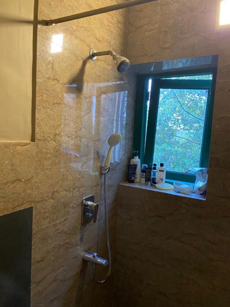 Bathroom, vasant vihar 3 Bedroom 1400 Sq.Ft. Builder Floor In Vasant Vihar Delhi 10679246