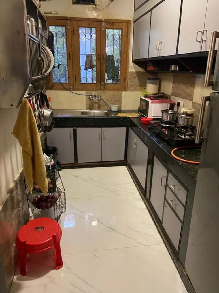 Kitchen, vasant vihar 3 Bedroom 1400 Sq.Ft. Builder Floor In Vasant Vihar Delhi 10679246