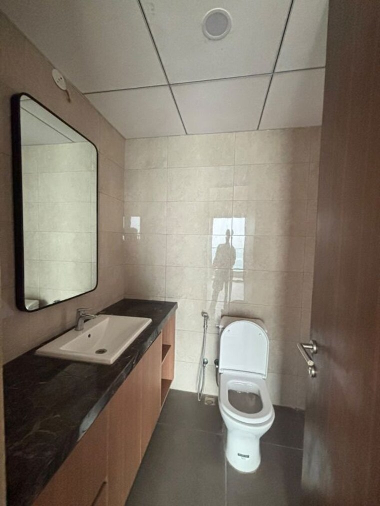 Bathroom, kalpataru-vista 4 Bedroom 3938 Sq.Ft. Apartment In Sector 128 Noida 10679264