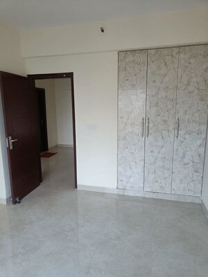 Room in 2 BHK Apartment at Eldeco Accolade, Sohna Sector 2 – for Rent